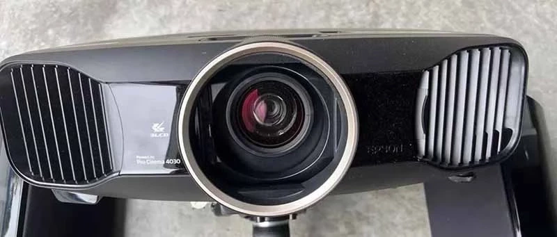 بررسی ویدئو پروژکتور اپسون Epson Pro Cinema 4030